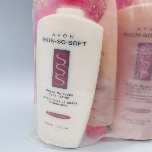 RARE: 2002 Avon Skin So Soft Smart Moisture Christmas Gift Set - Picture 2 of 6